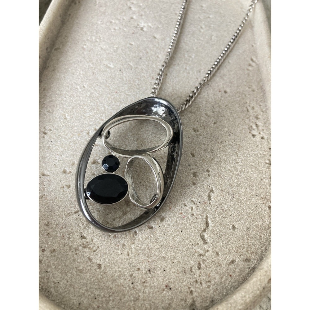 Modernist Pendant Necklace Black Cabochon Silver‎ Tone Open Oval Abstract Art